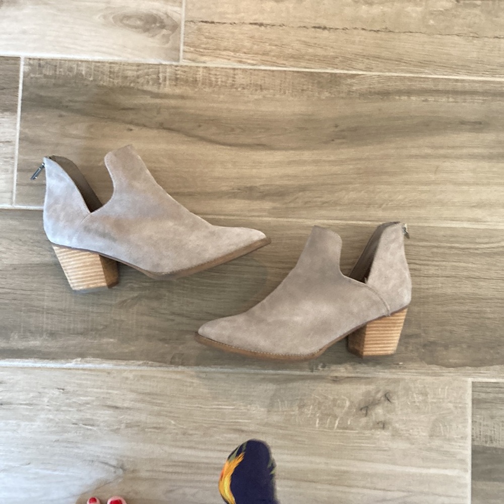 Blondo 11 Neda waterproof booties